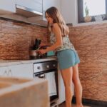 short femme en satin de coton uni vert lagon fabrique au portugal