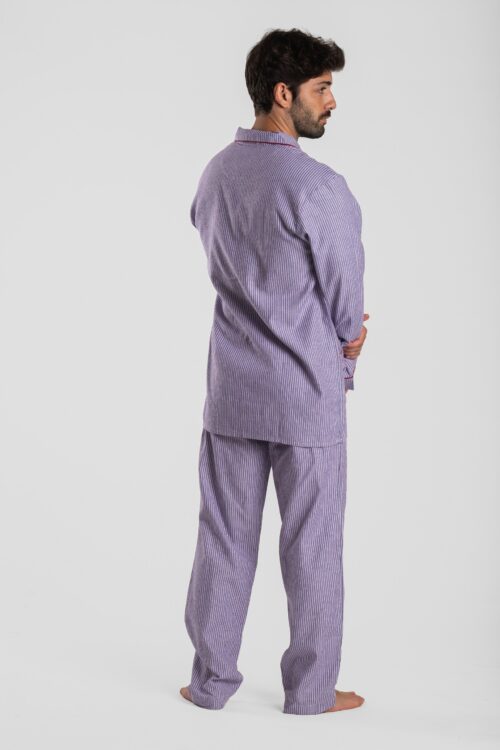 Pyjama homme deux pièces en pilou flanelle de coton rayure gris et rouge chaud et doux pour hiver motif la plagne.