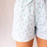 short femme popeline de coton motif feuilles vertes