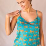 Caraco femme bretelles satin de coton motif jaguars fabrique au portugal