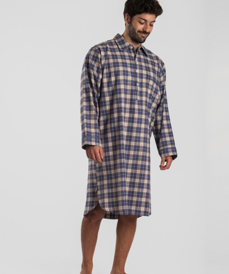 Chemise de nuit homme carreaux bleu/beige en Flanelle de coton (Tissu chaud) - Motif Les Arcs.