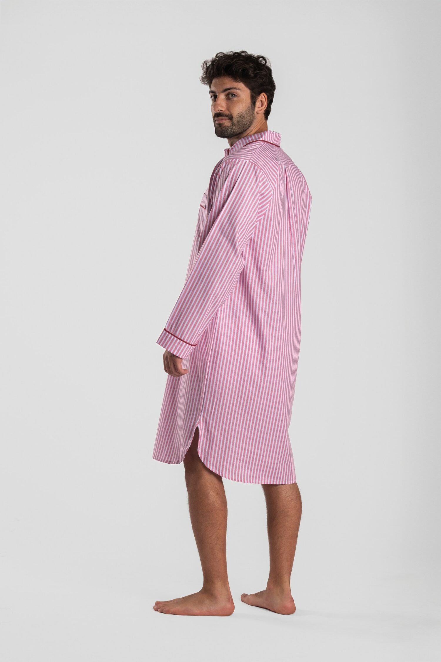 Chemise de nuit homme rayé rouge/blanc en popeline de coton. Liquette pour homme confortable et ample classique pour homme.  Motif Santorin.