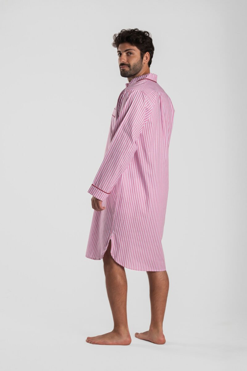Chemise de nuit homme rayé rouge/blanc en popeline de coton. Liquette pour homme confortable et ample classique pour homme.  Motif Santorin.