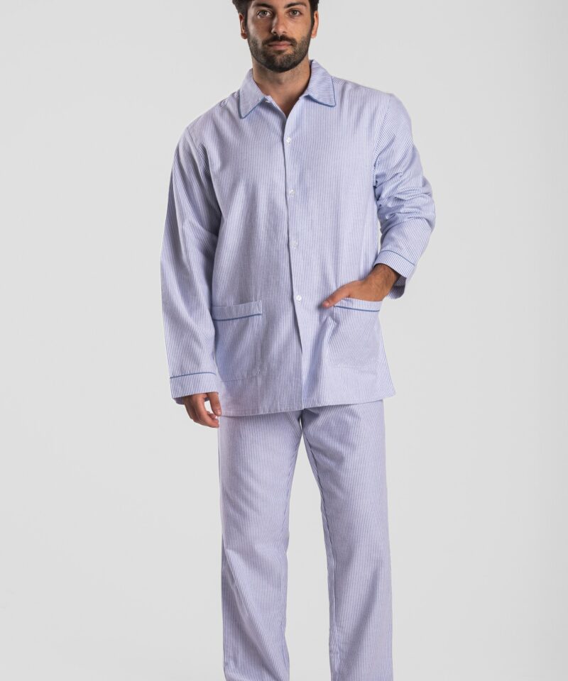 Pyjama homme deux pièces en pilou flanelle de coton rayure bleu blanc chaud et doux pour hiver motif tignes
