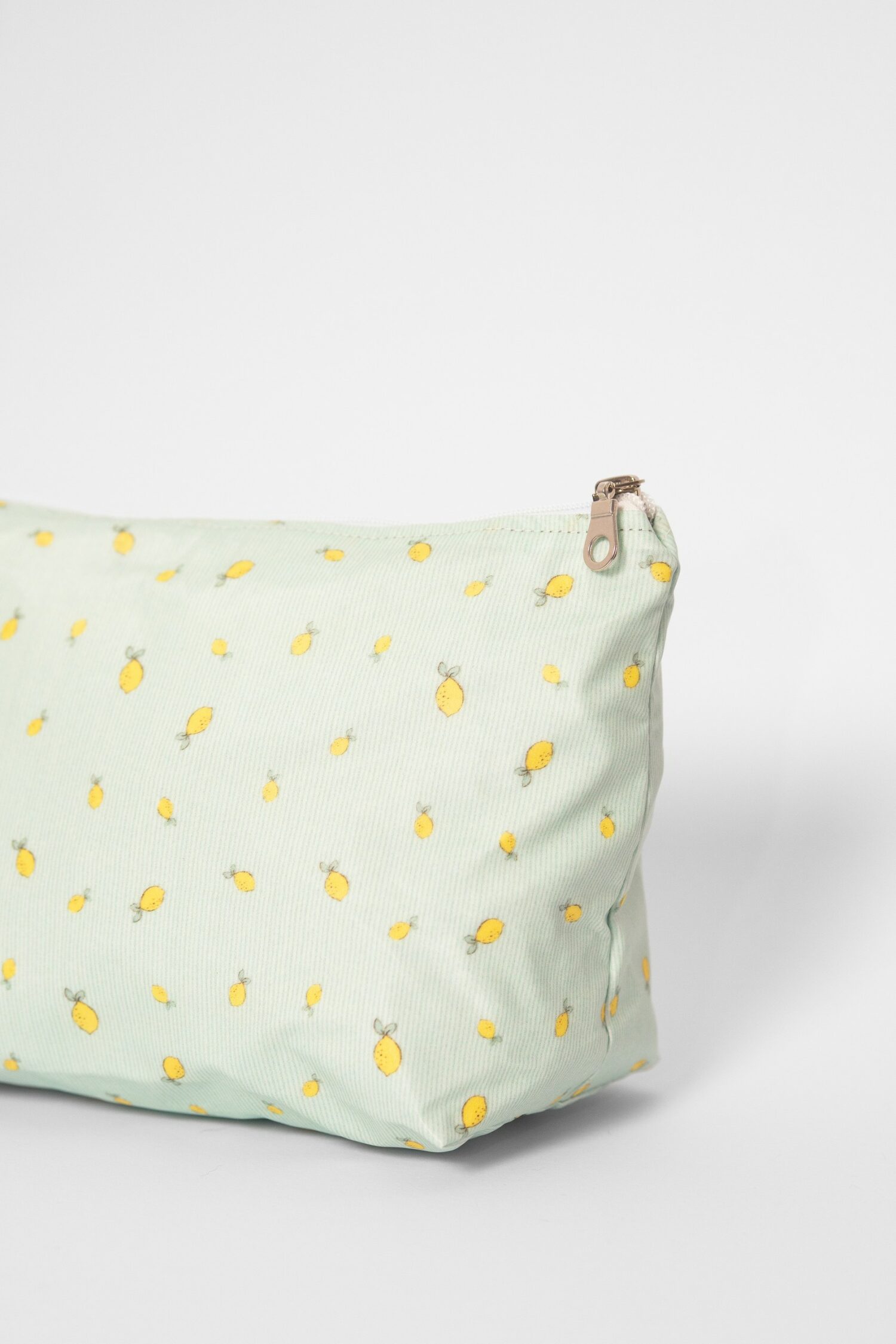 trousse de toilette tissu enduit citron impermeable