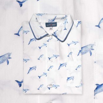 Pyjama court garçon deux pièces chemise et short en coton motif Dauphins.
