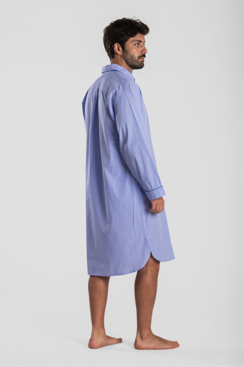 Chemise de nuit homme rayé bleu/blanc en popeline de coton. Liquette pour homme confortable et ample classique pour homme.  Motif Capri