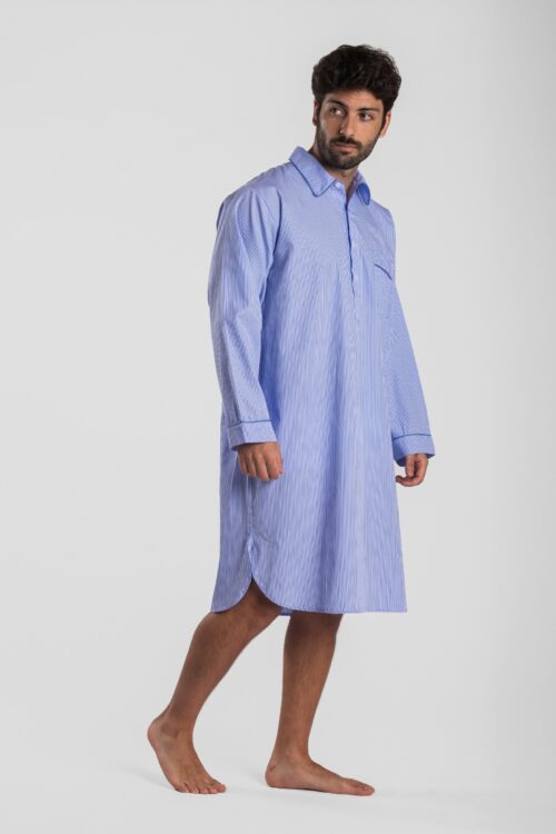 Chemise de nuit homme rayé bleu/blanc en popeline de coton. Liquette pour homme confortable et ample classique pour homme.  Motif Capri