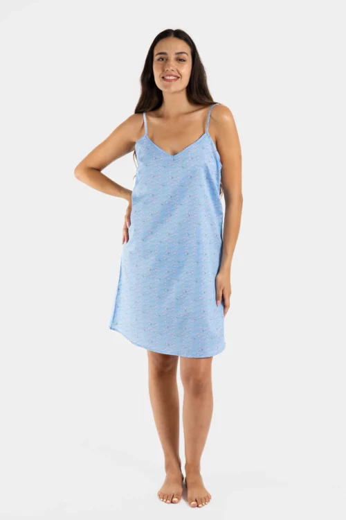 Nuisette premium en satin et coton, motif oiseaux bleu délicat. Coupe légère, confort supérieur, parfait pour les soirées et nuits raffinées.