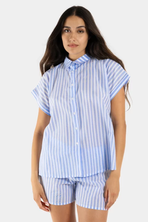 Chemisier manches courtes femme en voile de coton avec motif à rayures bleu et blanc, fabriqué au Portugal.