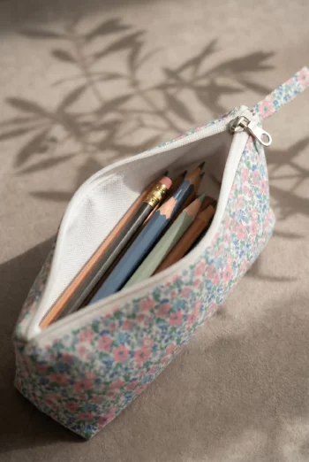 Trousse crayon en coton enduit - Liberty Rose & Vert
