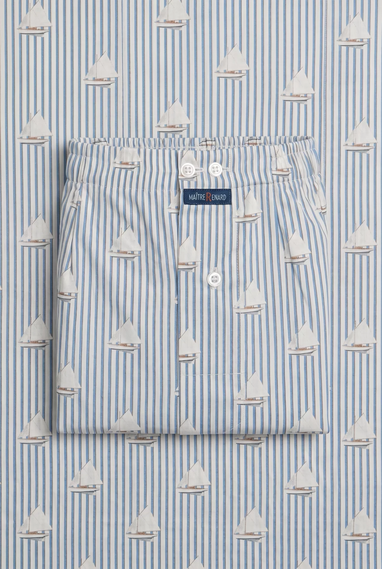 Zoom texture et finitions : Caleçon homme classique - Voiliers (Réf : 2430000016028) en popeline de coton ( coton léger ). Vêtement de type caleçons homme. Maître Renard.