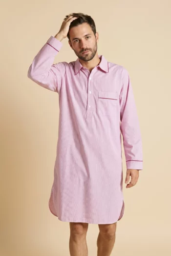 Vue détaillée : Chemise de nuit homme - Dubrovnik (Réf : 2430000014062) en popeline de coton ( coton léger ). Vêtement de type homme. Maître Renard.