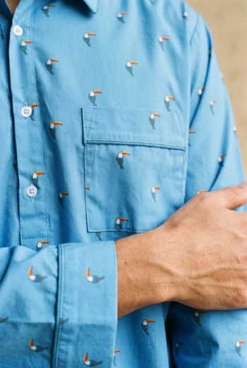 Vue détaillée : Chemise de nuit homme - Toucans (Réf : 2430000014109) en popeline de coton ( coton léger ). Vêtement de type homme. Maître Renard.