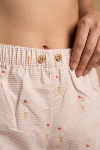 Vue d'ensemble : Short court femme - Bel Air (Réf : 2430000016844) en popeline de coton ( coton léger ). Vêtement de type femme. Maître Renard.