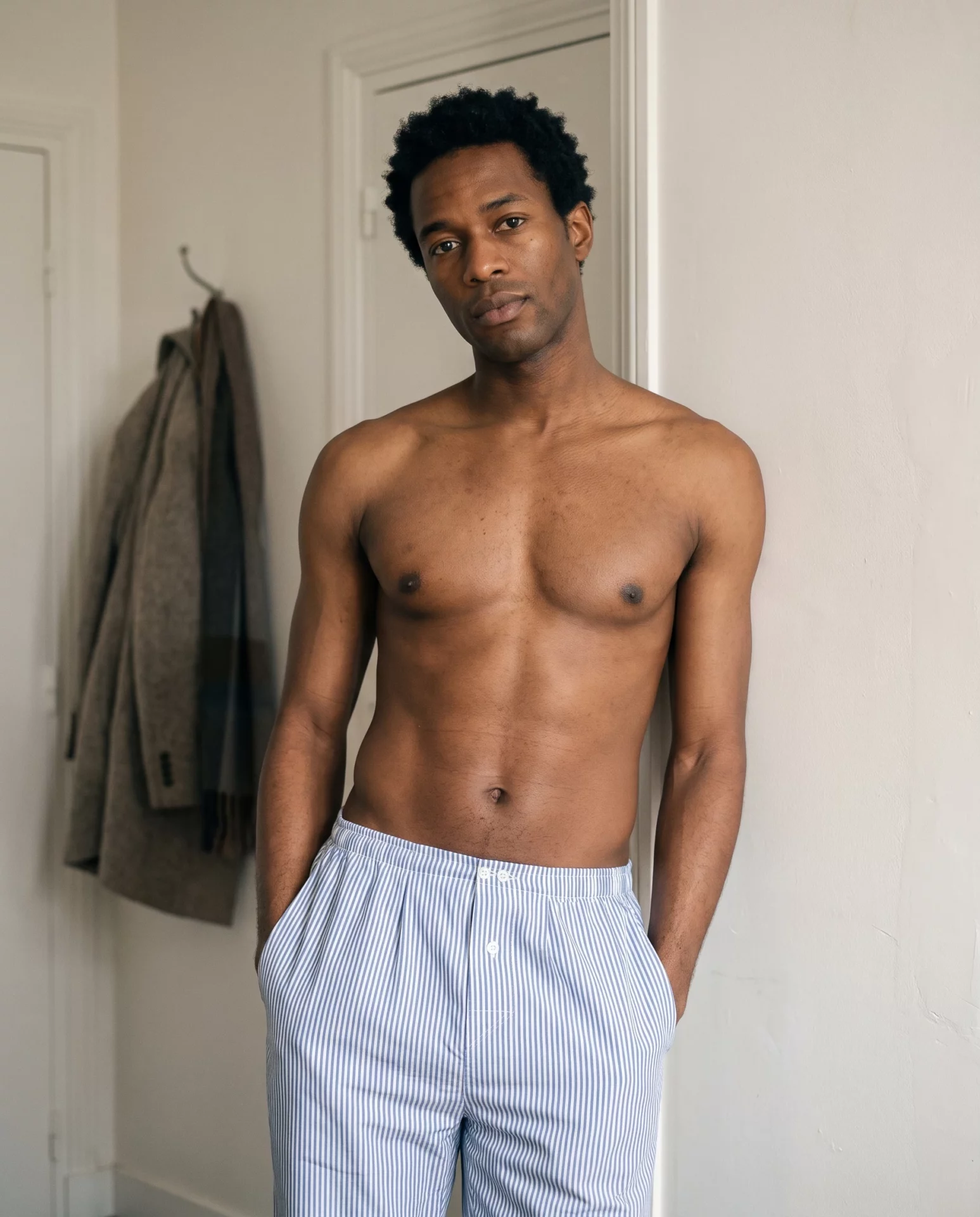 Vue d'ensemble : Pantalons de pyjama homme - Manhattan (Réf : 2430000015847) en popeline de coton ( coton léger ). Vêtement de type pantalons de pyjama homme. Maître Renard.